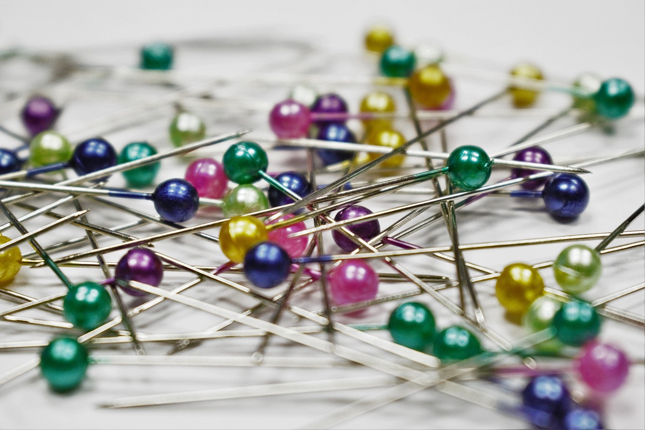 pins-colored-pins-scattered-1358849