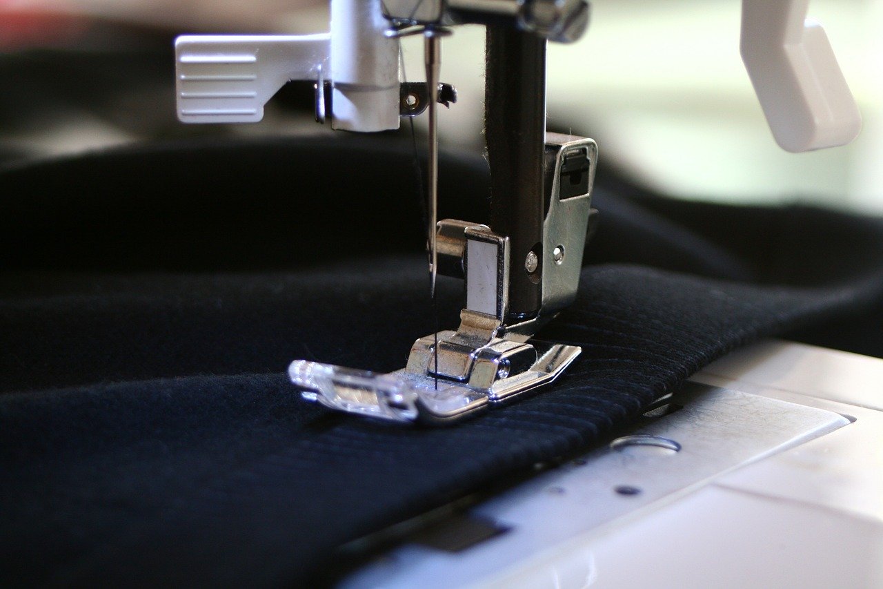 sewing-machine-sewing-precision-262454